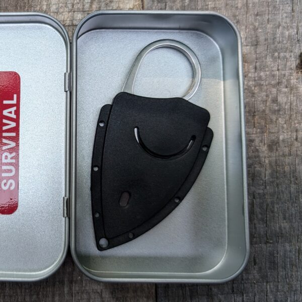 2 Finger Handy Knife in a survival tin