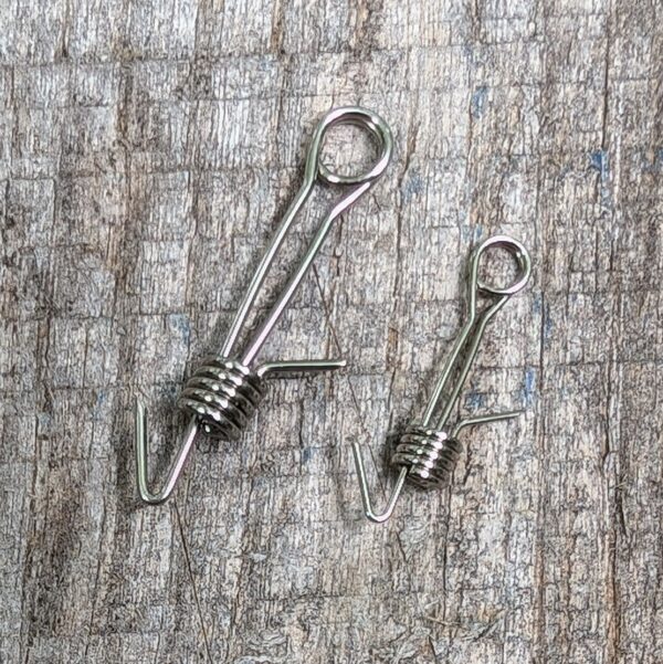 Auto-set Fish Hooks closed on wood